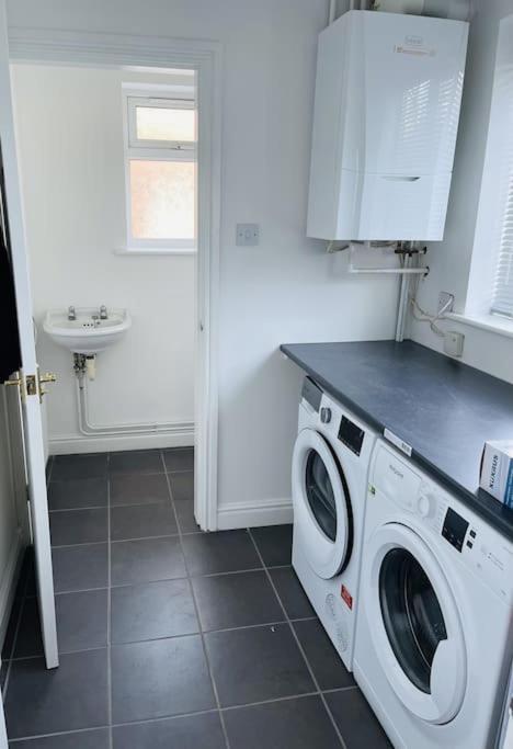 5-Bedroom Cottage In Healing, Grimsby Luaran gambar